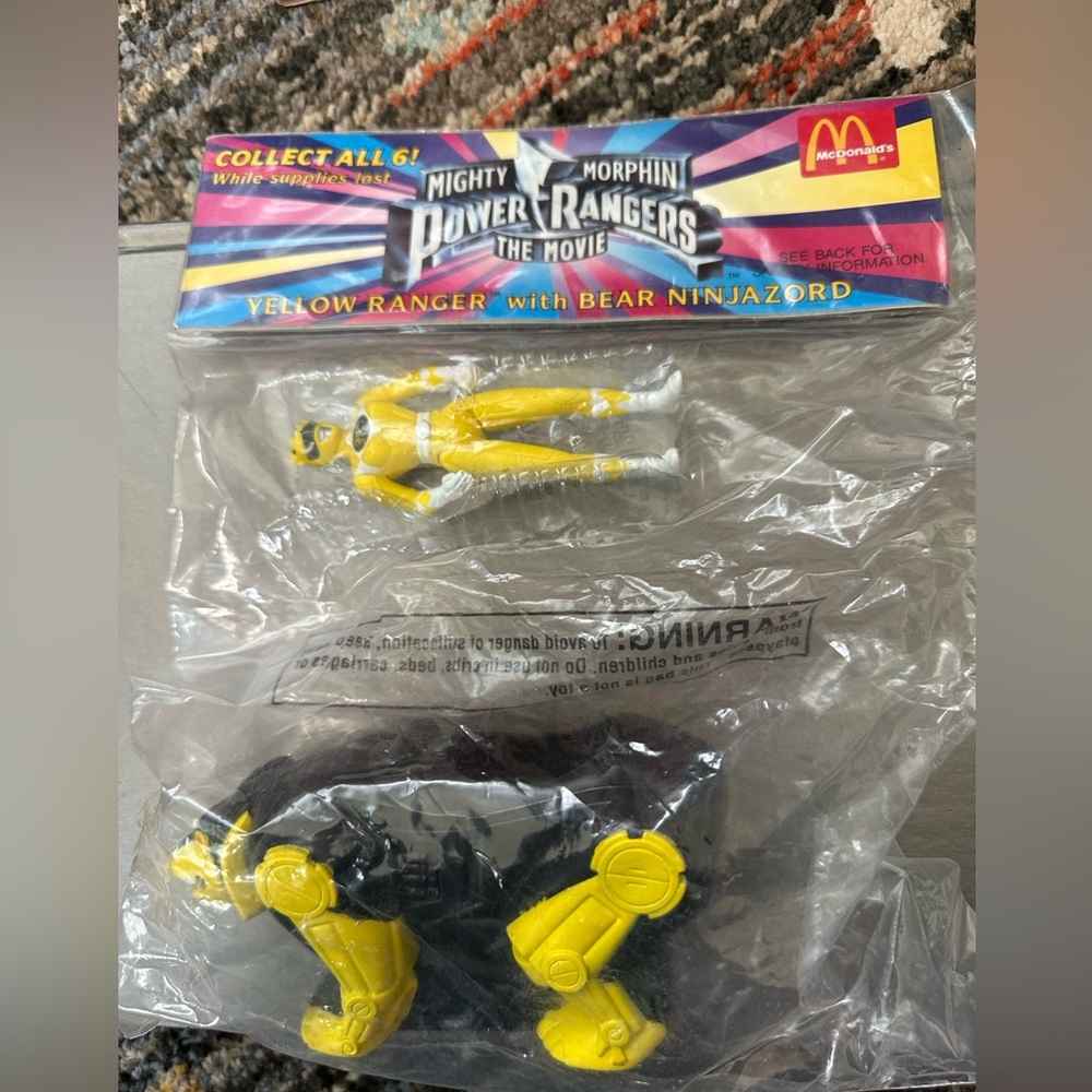 VINTAGE! COLLECTIBLE!!  McD Power Ranger toy.